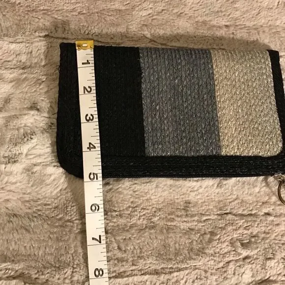 𝅺: : 70s / 80s Inspired Woven Wicker Style Clutch Wristlet with Tassel : : - Picture 4 of 13